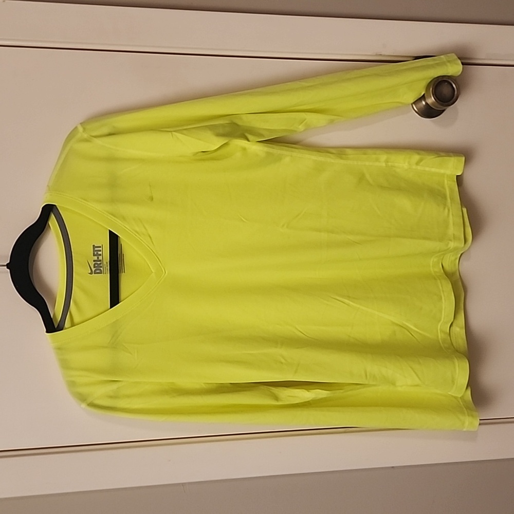 Nike Dri Fit Athlitic Shirt
